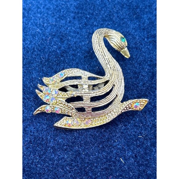 Vintage Gold Tone Swan Brooch With Rhinestones & Safety Clasp - Picture 1 of 4